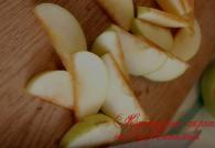Hızlı ve lezzetli bir şekilde elma reçeli yapın