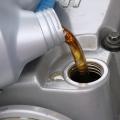 Как долить масло в двигатель в межсервисный период?