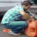 How to drain fuel from the tank drain fuel from a foreign car correctly