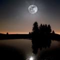 Tại sao mặt trăng không thể chiếu sáng người đang ngủ?