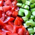 Avokado tarifi ile somon salatası Somon ve avokado salatası