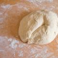 Pizza làm từ bột không men: các lựa chọn nướng nhanh Cách nấu pizza từ bột không men
