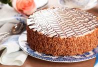 Tortë e bukur Esterhazy: receta me foto nga pastiçerët kryesorë Esterhazy me pralinë arra